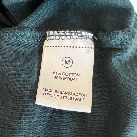 Fashion Nova | Cropped Long Sleeve T-Shirt | Medium | Teal - Picture 9 of 10